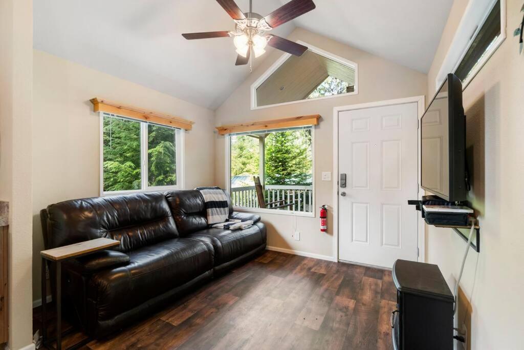 New Tiny Home Steps Away From Mt. Rainier Ashford Zewnętrze zdjęcie